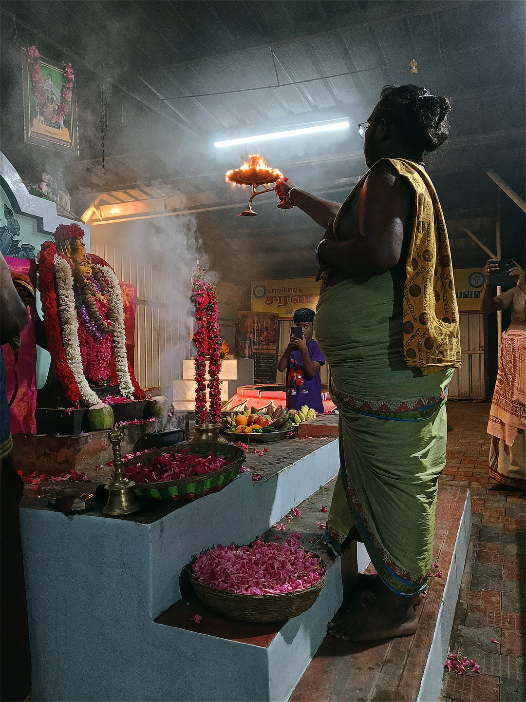 அருள்மிகு மஹா ருத்ர பைரவருக்கு நட்சத்திர அலங்கார தீபாராதனை