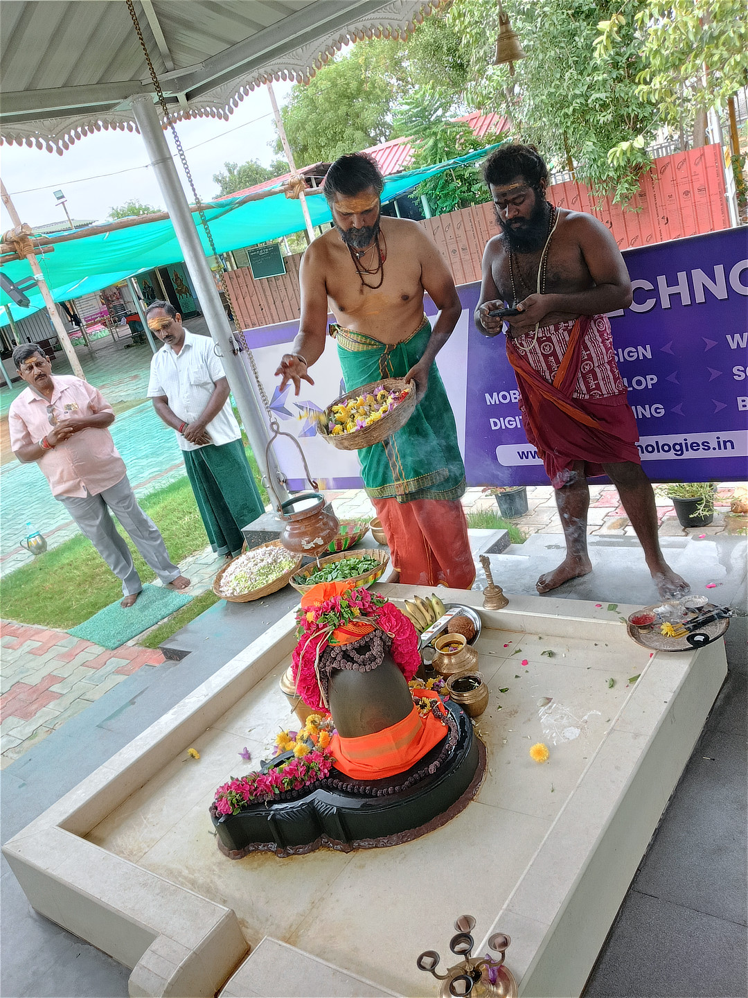 அருள்மிகு நர்மதேஸ்வரருக்கு அர்ச்சனை